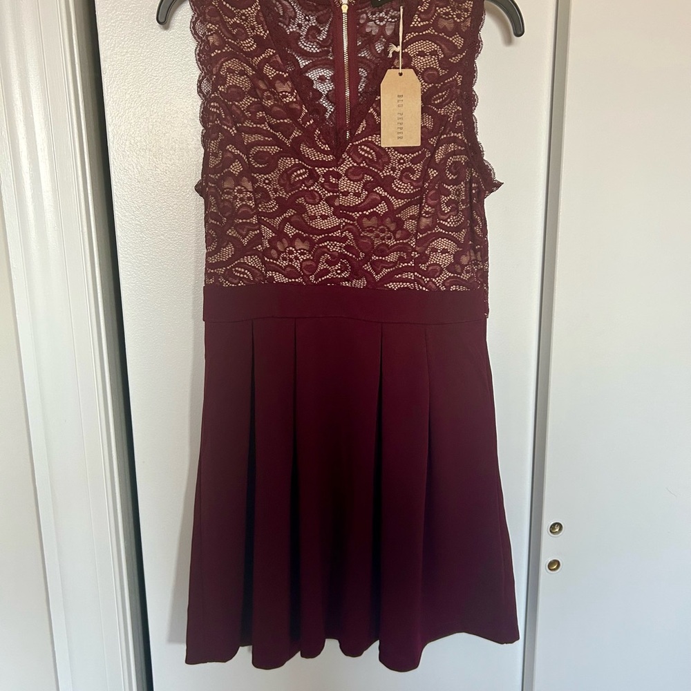 Chic Burgundy Lace Dress